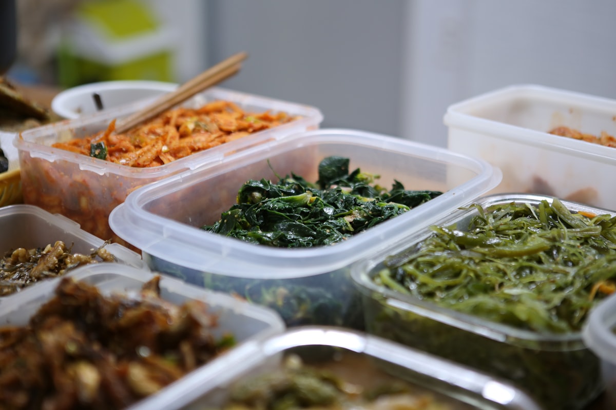 Préparation d'une recette saine en cuisine